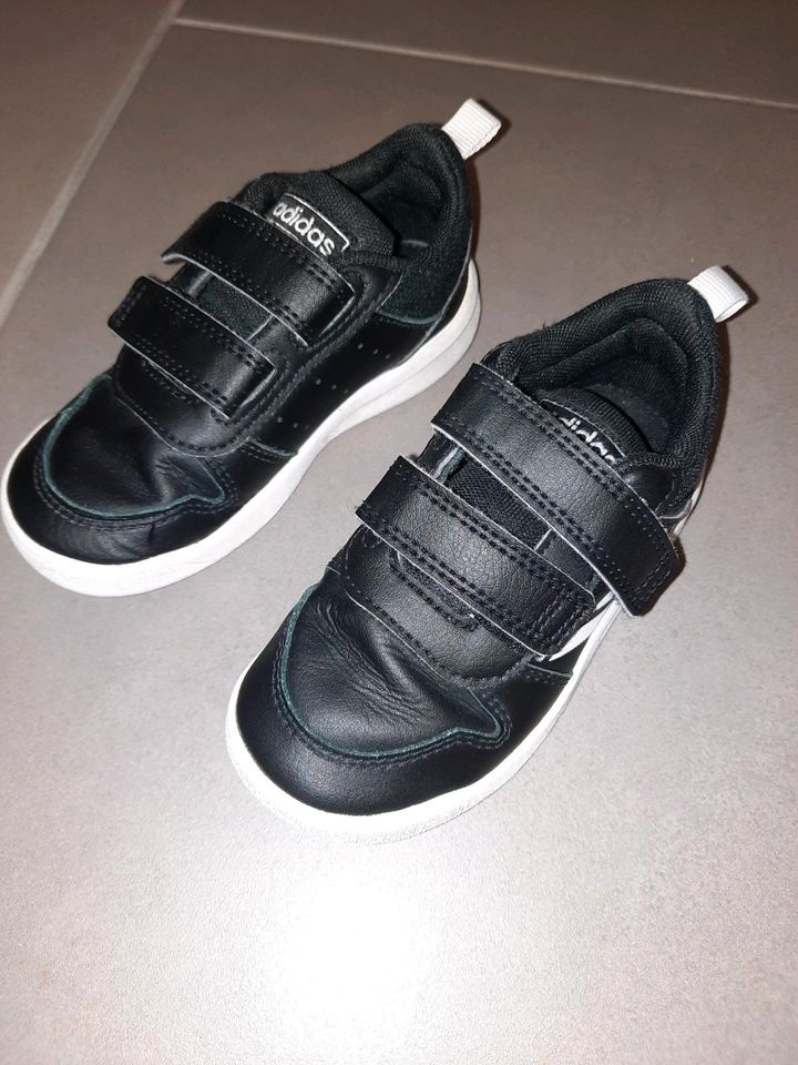 Adidas Sneaker Größe 24 in Hofstetten