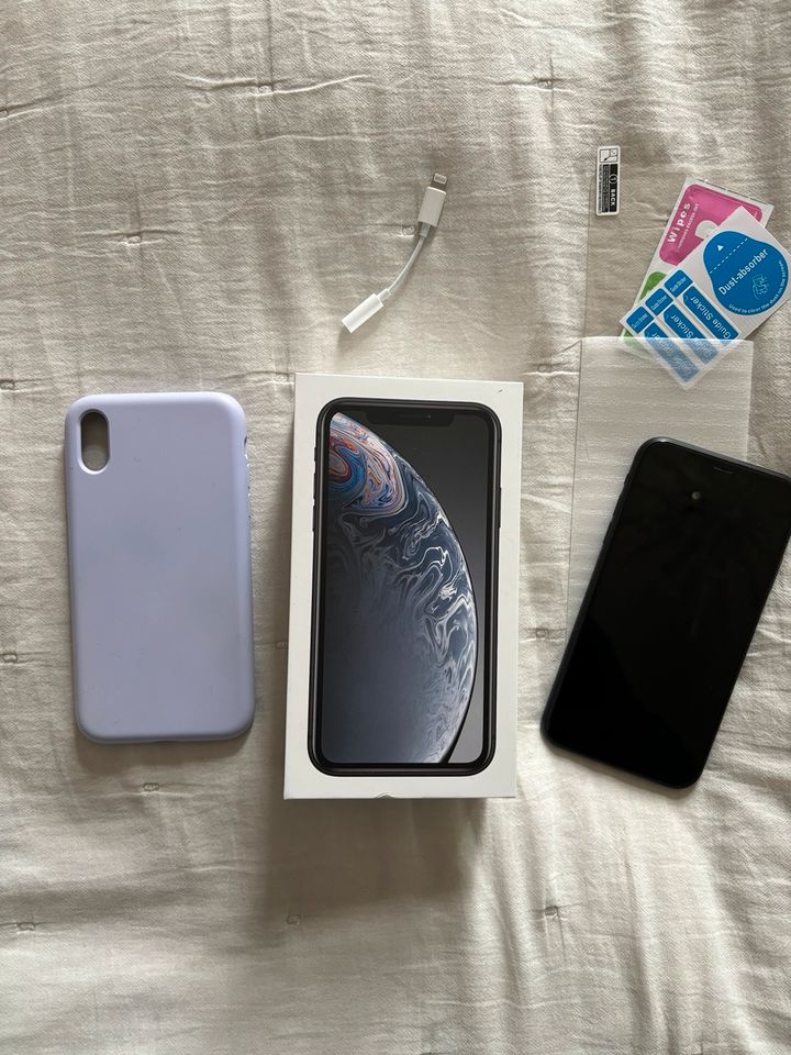 iPhone XR 64 GB schwarz Originalverpackung in Berlin