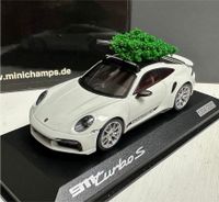 Minichamps X-Mas Christmas Edition 992 Porsche 911 Turbo-S 1:43 Hamburg-Mitte - Hamburg Altstadt Vorschau