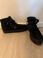Neuwertig! Louis Vuitton Damen Shearling Boots/Schuhe Größe 38 Duisburg - Duisburg-Süd Vorschau
