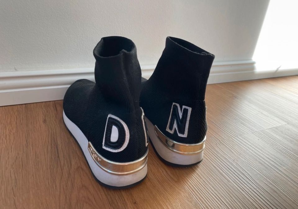 DKNY Socken Sneaker schwarz weiß in Berlin