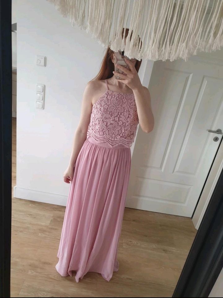 Langes rosa Kleid von Chi Chi London in Herzogtum Lauenburg