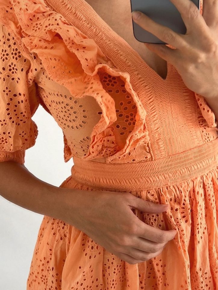 H&M Sommerkleid Lochstickerei Kleid orange in 34 in Düsseldorf