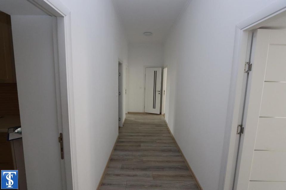 große helle 3 Zimmer Wohnung zentrale Lage mit Balkon und EBK in Plauen