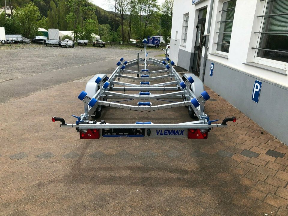 Vlemmix Bootstrailer Bootsanhänger für Boote bis 8,5m 2700-3500kg in Monzingen