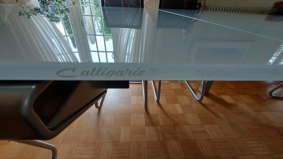 Ausziehbarer Esstisch aus Glas von Calligaris mit 8 Stühlen in Bornheim