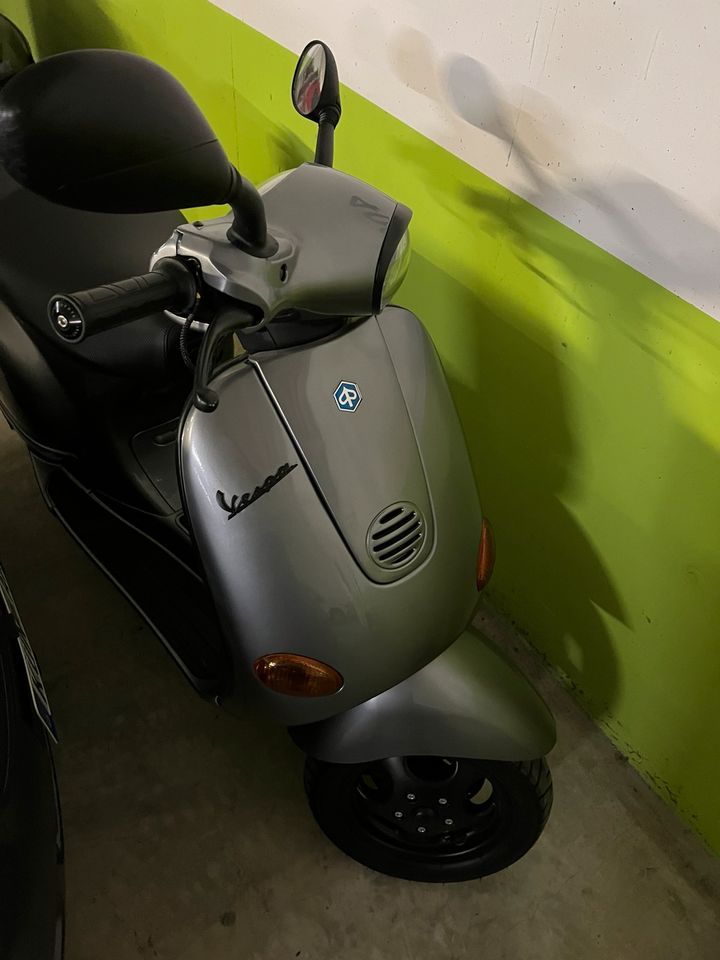 Piaggio Vespa ET4 125ccm M04 in Künzelsau