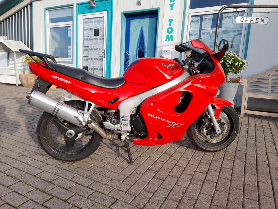 Triumph 955 Sprint ST Lieferung ist möglich in Nieheim