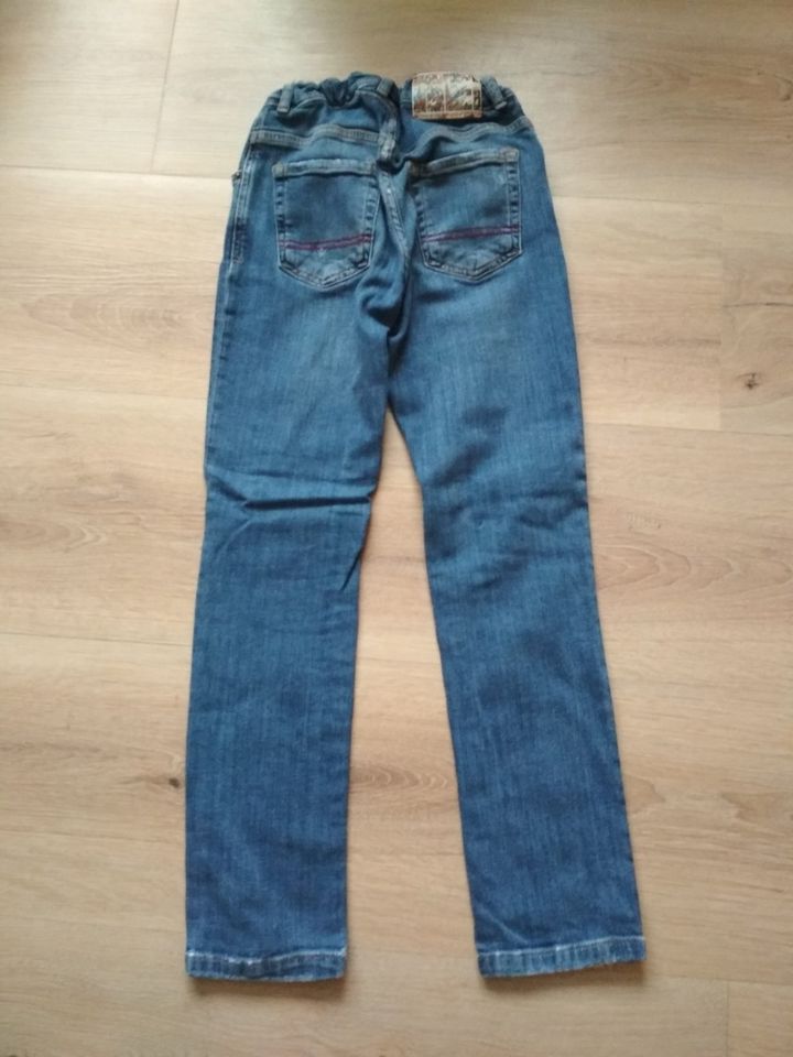 Zara Jeans Marvel Größe 134 in Geratal