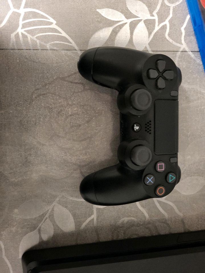 Sony PlayStation 4 Slim 500 gb in Stuttgart