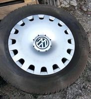 VW Tiguan  215/65R16 Winterreifen auf Stahlfelge mit VW Radkappe Baden-Württemberg - Geislingen an der Steige Vorschau