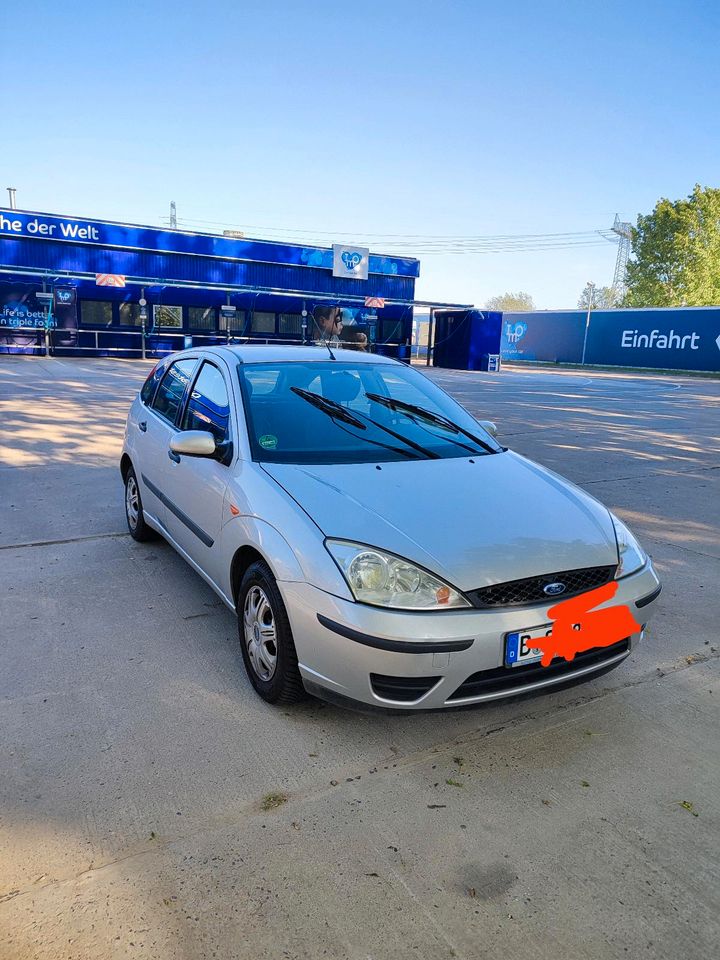 Ford Focus 1.6 Liter + Fahrradträger gratis dazu !!! in Berlin