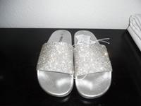 silberne Glitzer-Slipper Badelatschen Pantoletten Schlappen Gr 36 Bayern - Anzing Vorschau