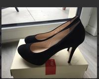 Högl Plateau Pumps Wildleder schwarz Gr. 38 Kreis Pinneberg - Elmshorn Vorschau