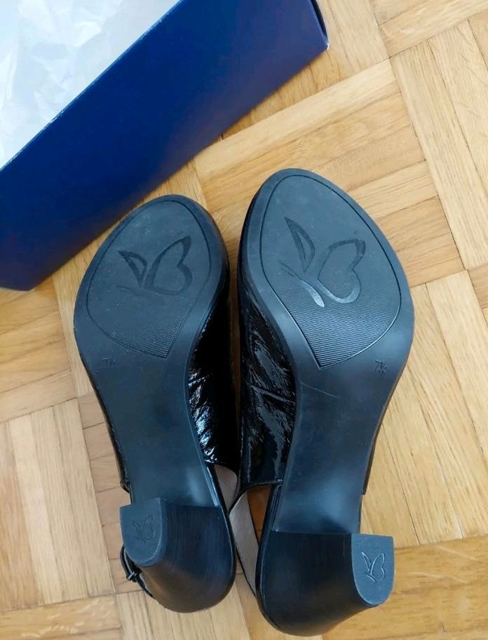 Caprice Peeptoes Pumps Echtes Lackleder Gr.41 Schwarz Neu in Landsberg (Lech)