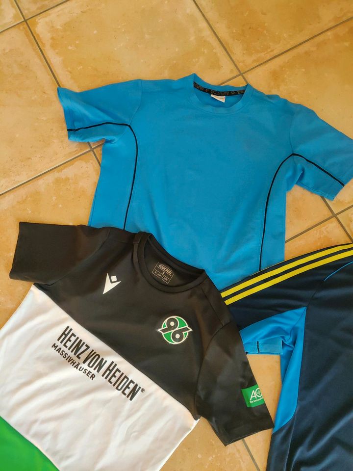 3 Sportshirts in Größe 164, Adidas, 96, Aldi in Burgwedel