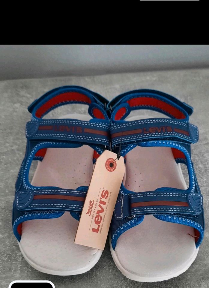 Levi's Sandalen Jungen blau Gr. 33 in Hamburg