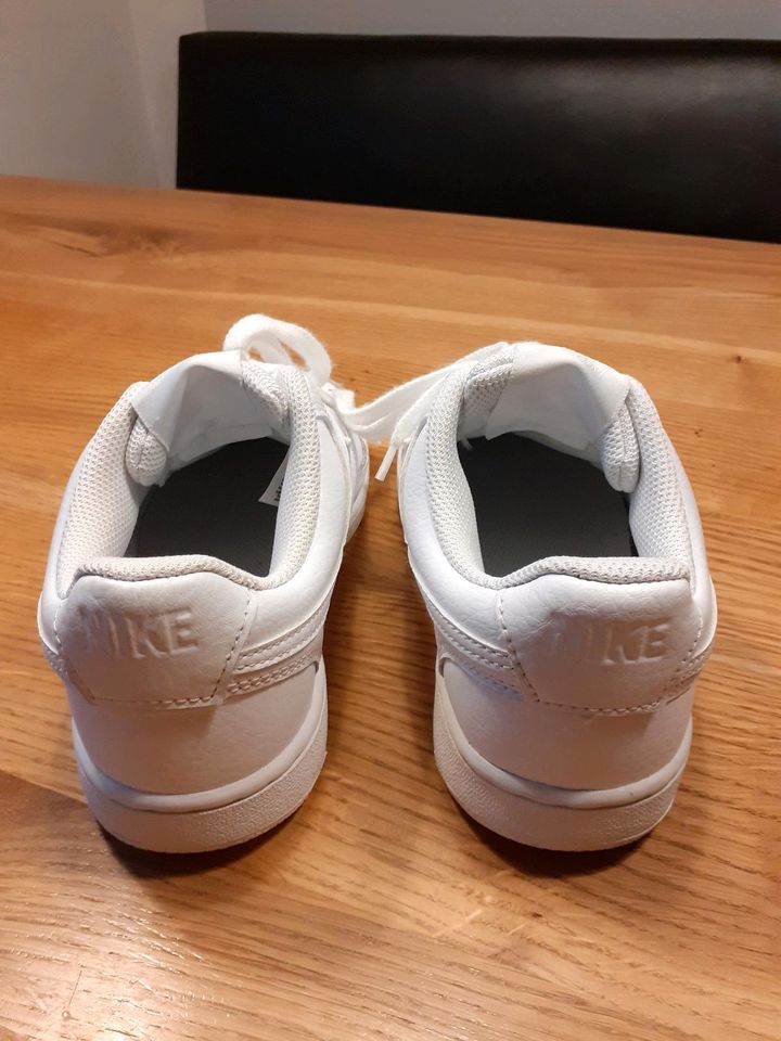 Nike Leder Sneaker Kinder in Eichendorf