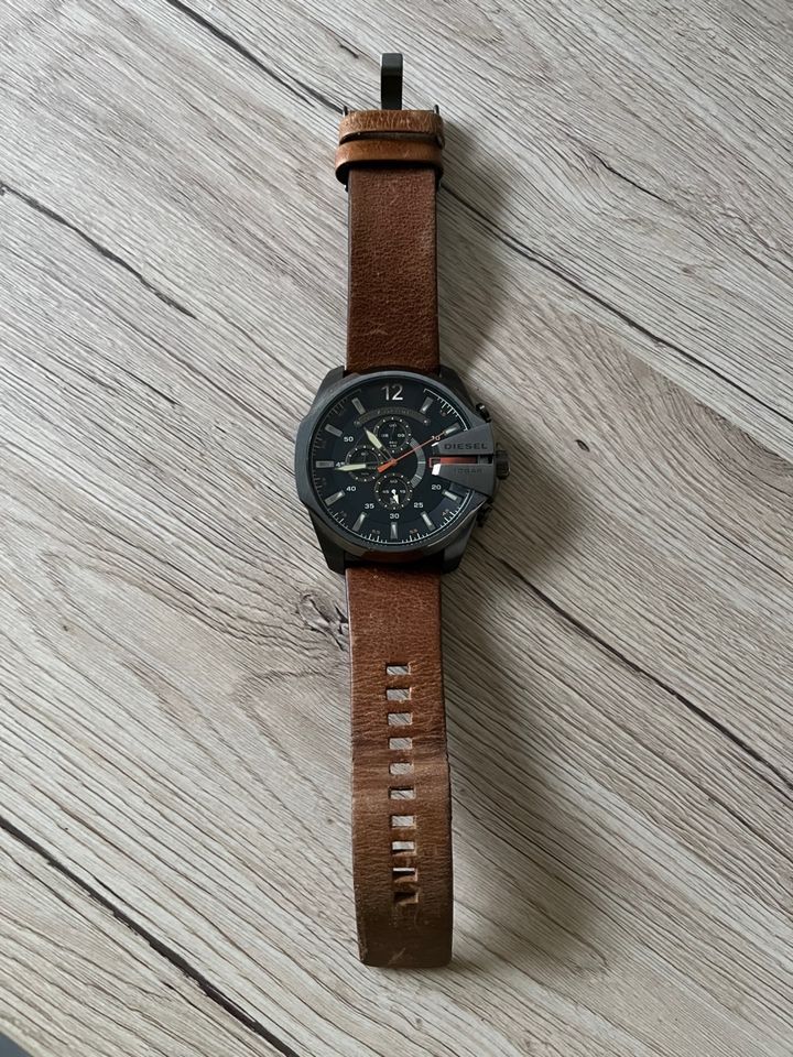 Herrenuhr Diesel Chronograph Mega Chief Lederarmband in Wutha-Farnroda