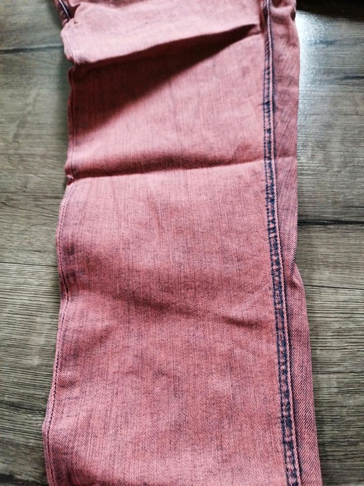 Coole Jeans Hose lachs rot rosa pink blau Gr.42 skinny Leg in Eberdingen