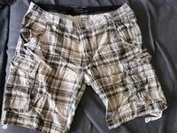Kurzhose Angelo Litrico Größe 50 Schwarz-Weiß kariert Baden-Württemberg - Karlsruhe Vorschau