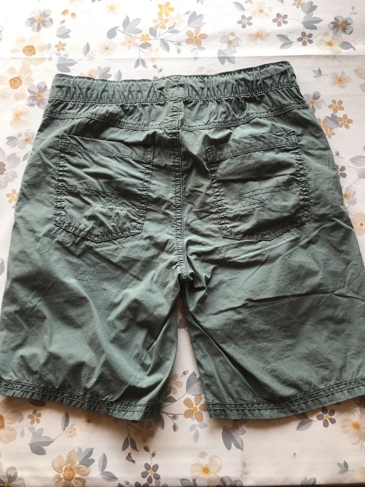 Kurze Hose / Short / Yigga / Gummibund in Gerstetten