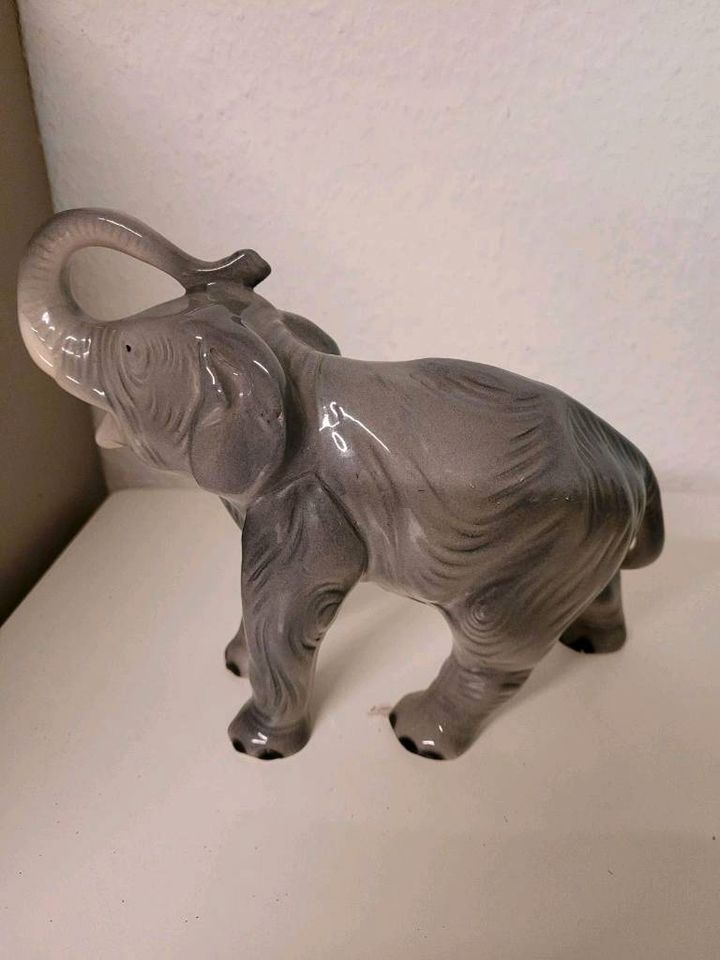 Porzellan Figur Elefant Barock Junge Mädchen Sitzendorf Vintage in Frankfurt am Main
