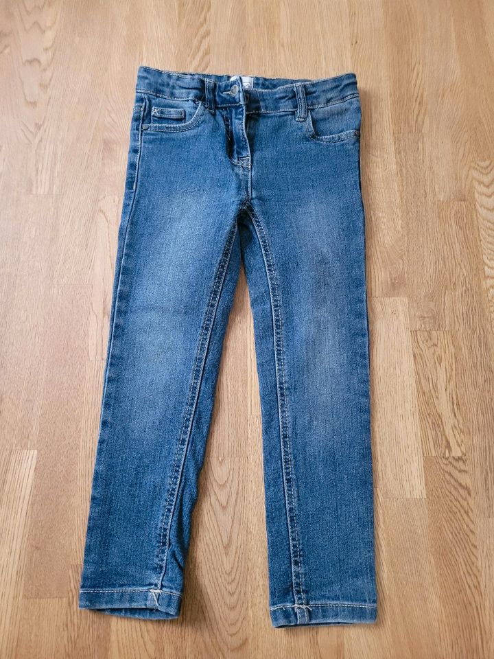 Hosen, Jeans, Leggins, Sommerhose Gr. 116 in Verden