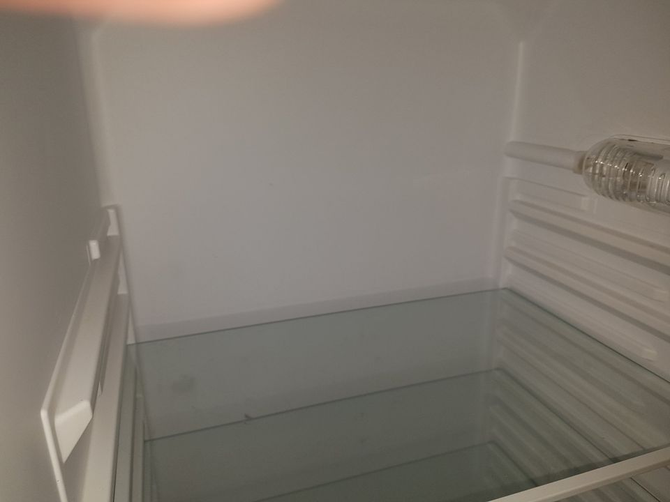 Verkaufe Kühlschrank mit Gefrierfach in gutem Zustand in Hamm