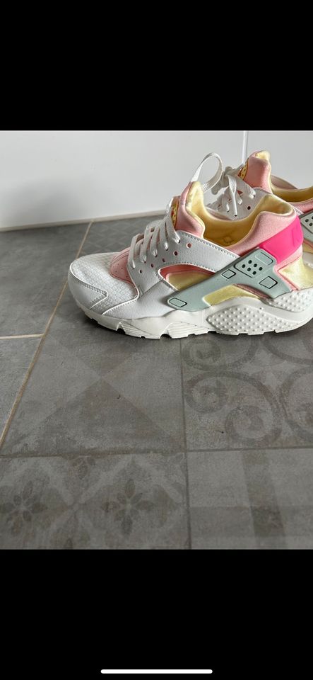 Nike Huarache Größe 40 in Elkenroth