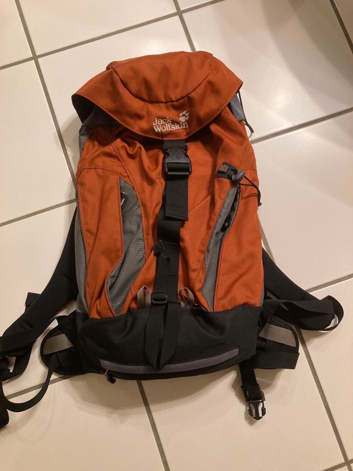 Rucksack Jack Wolfskin ACS, Wandern, Reisen orange in Bienenbüttel