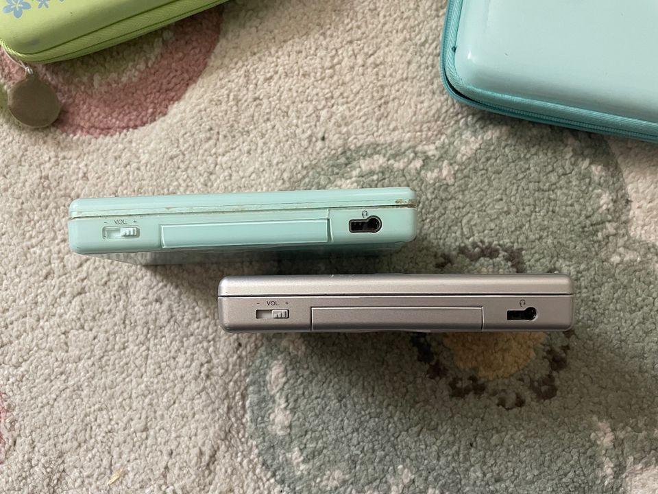 2 Nintendo DS lite / 9 Spiele und Zubehör in Dresden