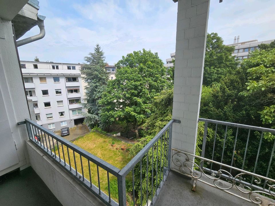 Flingern-Nord 2.5 Zi. Balkon, Küche, Parkett, hochwertige Bäder in Düsseldorf