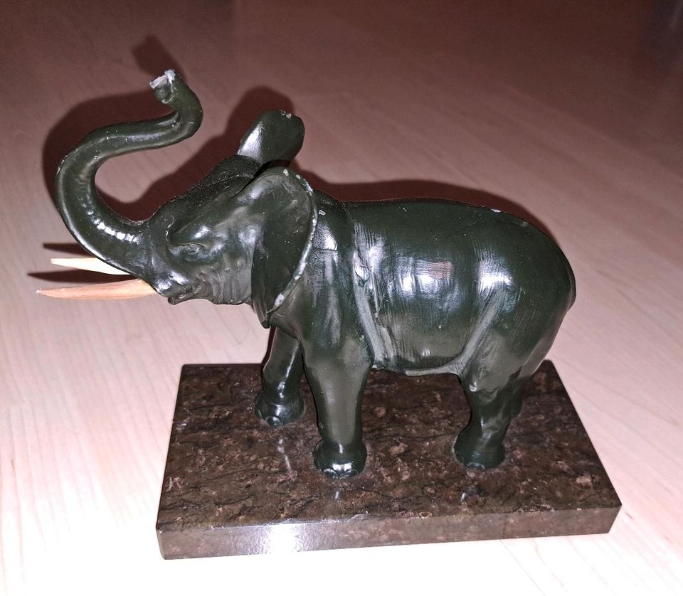 Antiker Elefant (Metall) auf Marmorplatte Bronze-Optik in Pielenhofen