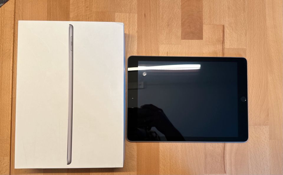 iPad (5.Generation) 128GB  Space Grey in Essen