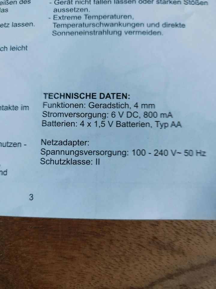 Nähmaschine in weiss von 3 Pagen in Berlin