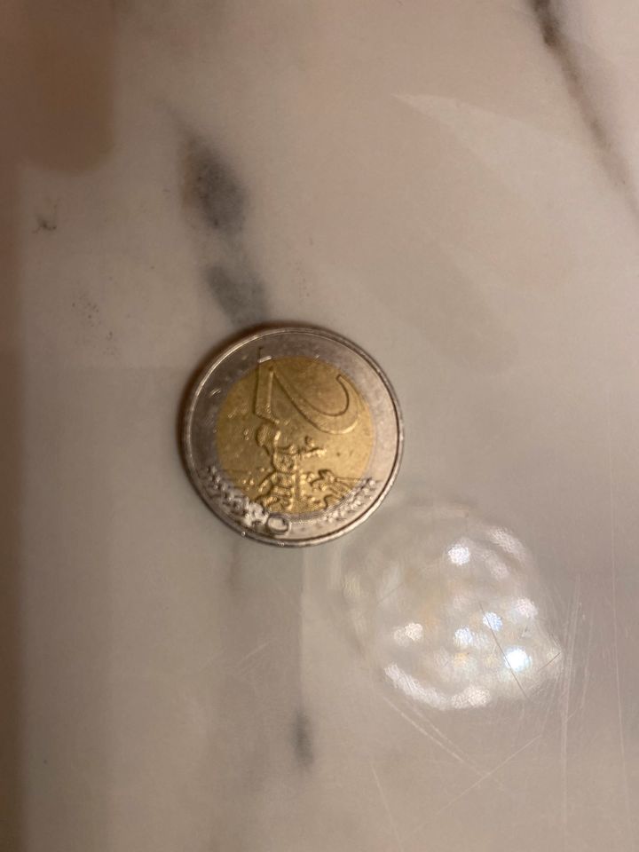 2 Euro Münze in Wiesbaden