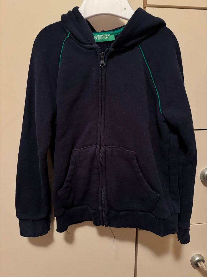 Sweatjacke Benetton Gr. 104 in Neubrandenburg