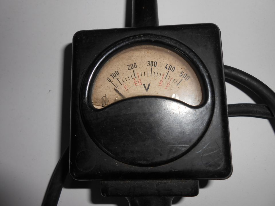 2 Spannungsmesser (Voltmeter) 40er/50er Jahre in Rahden
