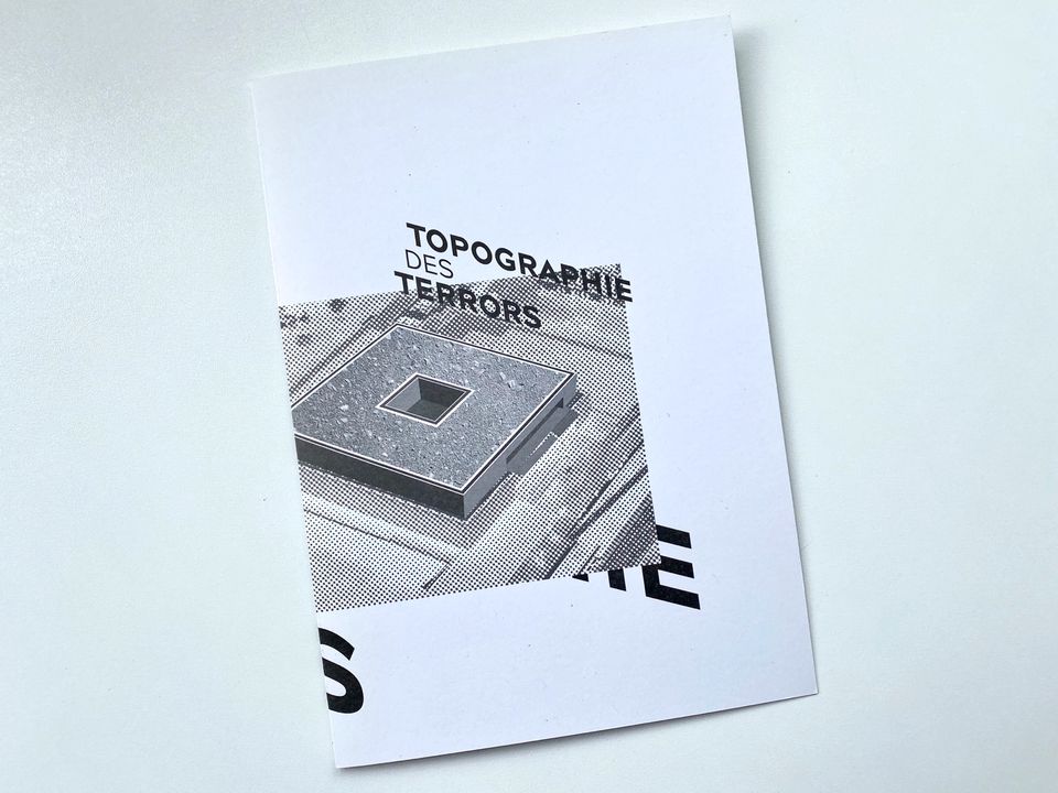 Briefmarke Ersttagsstempel Präsentkarte — Topographie des Terrors in Berlin