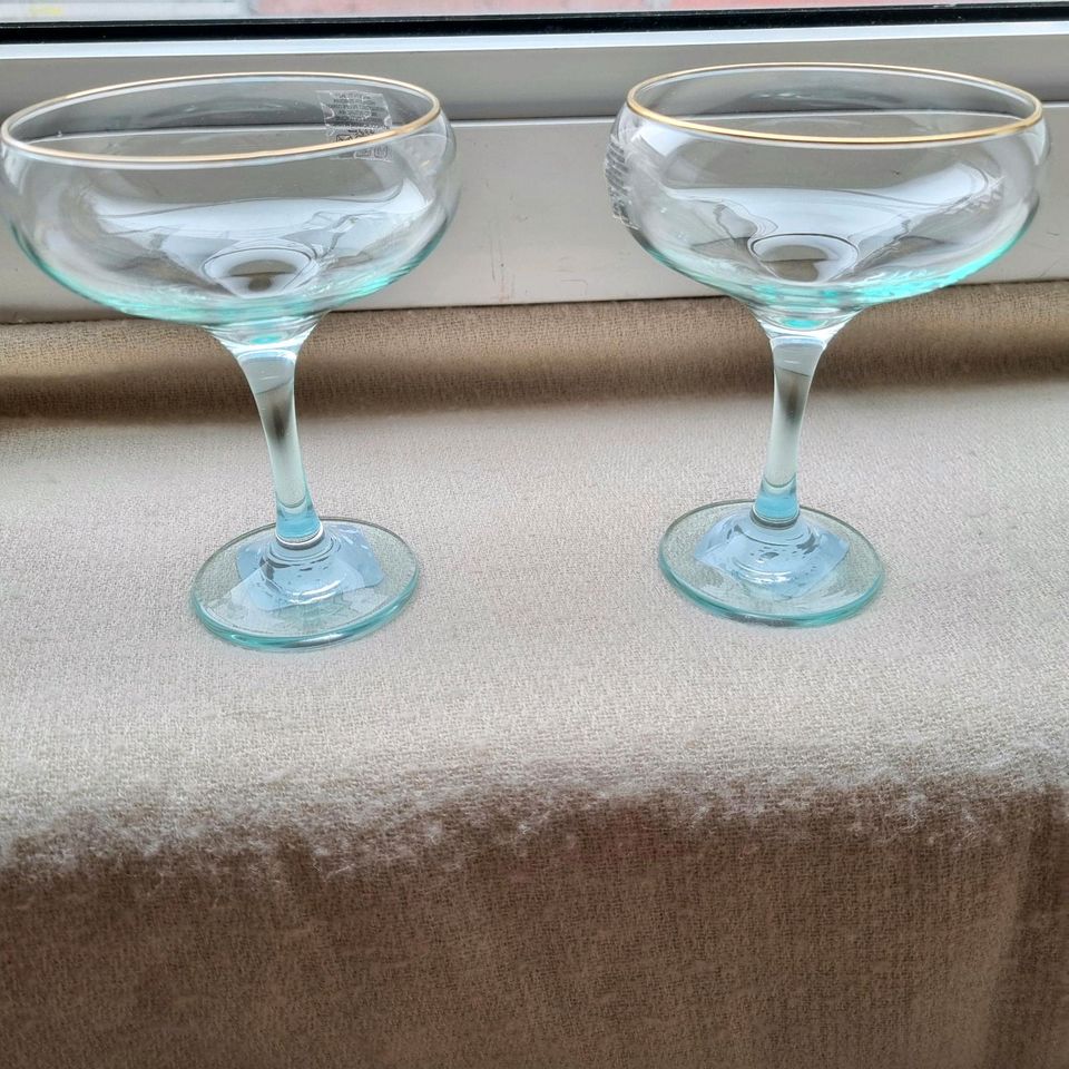 Neu Cocktailsglas Sekt Champagnergläser  Blau Türkis  Urban Outfi in Frankfurt am Main