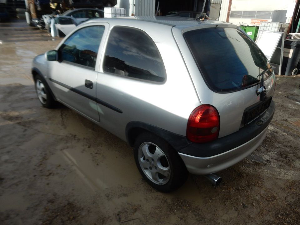 Opel Corsa B Ersatzteileträger X12XE Silber VN9168 in Heilsbronn