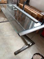 Schreibtisch und Fernsehregal aus Metall mit Glasplatte Bayern - Ruhstorf an der Rott Vorschau