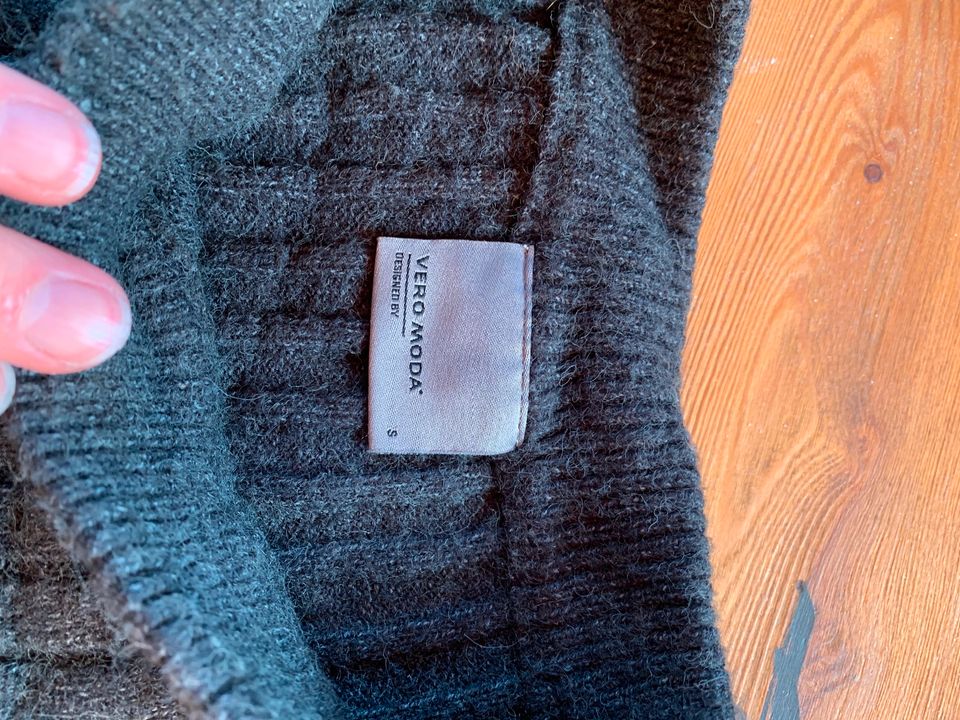 Dunkelgrauer Vero Moda Strickpullover Gr. S in Schlüchtern