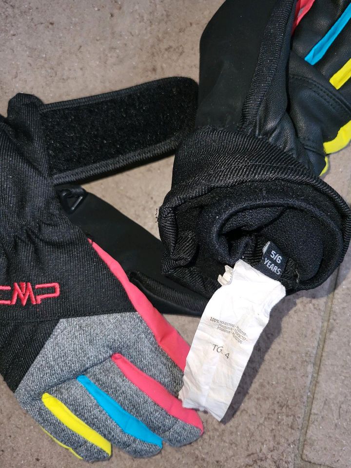 Top! CMP Ski - Snowboardhandschuhe Gr 4 = ca 5/6 Jahre in Altdorf