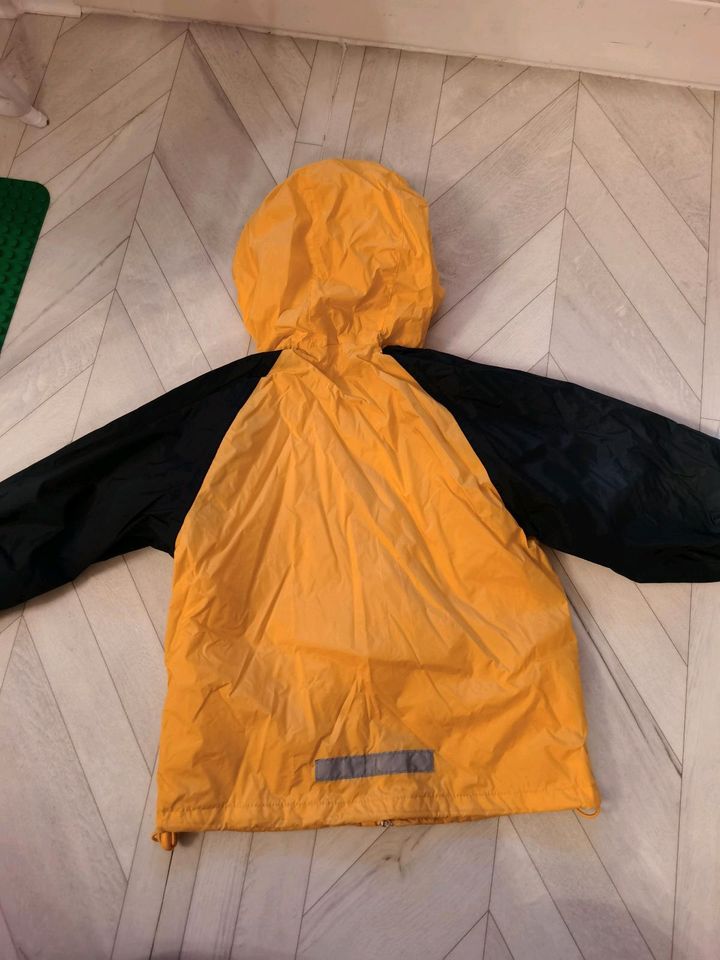 Übergangsjacke Windjacke regenjacke gr 110 Topolino neu in Berlin