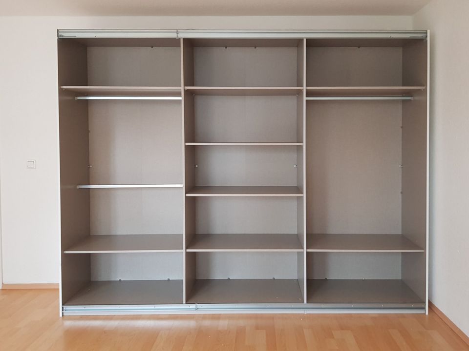 Kleiderschrank 270cm Schiebetüren | Weiß in Nürnberg (Mittelfr)