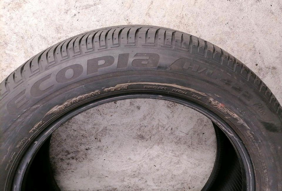 6,5 mm - 2x 235/55 R18 100H Bridgestone Sommerreifen in Böblingen