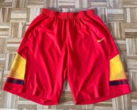 Nike Basketballshorts Spanien in XL in Rot München - Maxvorstadt Vorschau