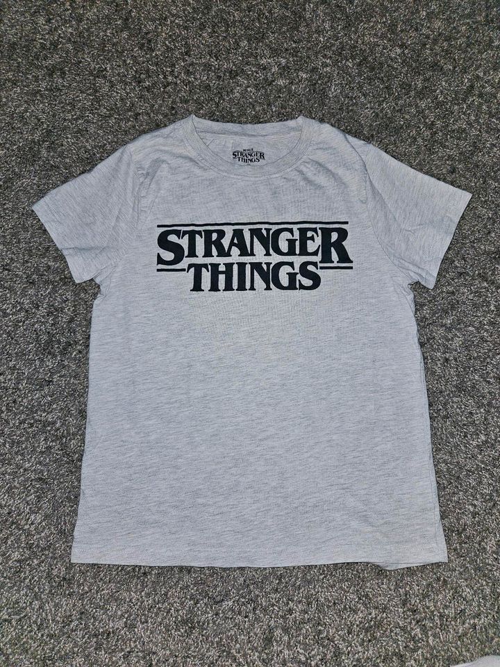 SET: NEU 3 T-shirts Stranger Things und Hellfire Club Gr. XS in Stendal